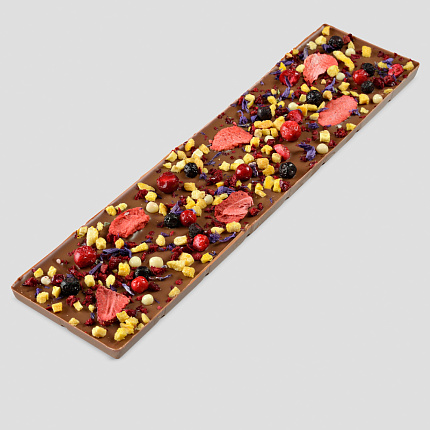 Шоколад молочный клубника, манго, черника 110 г
